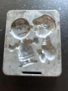 1969 Mattel Metallform mit Peanuts Charlie Brown und Linus - Bild 1 von 2