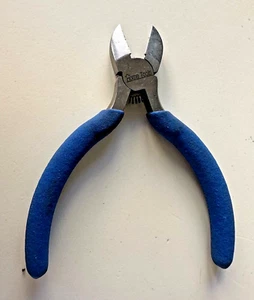 HOMETOOLS 4" Cutters with Blue Soft Grip Handle - Picture 1 of 6