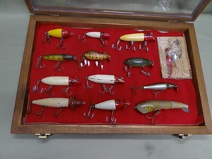 Vintage Glass Top Fishing Lure Display, Heddon, CCB, SB & More - Picture 1 of 13