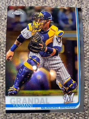 2019 Topps Chrome Update #17 Brewers Yasmani Grandal Baseball Card - Image 1 of 2