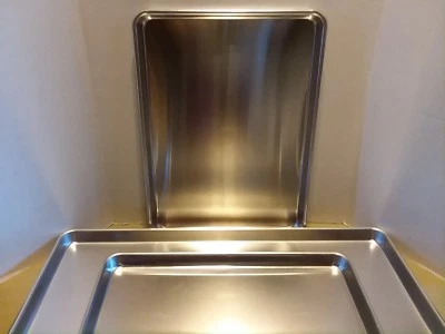 (2)Full Size Sheet Pans Bun Pans (2) Half Size - Restaurant, Bakery, Commercial - Image 1 of 4