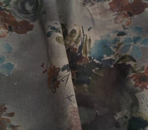 Liberty of London Baumwolle 100 % Tana Rasen 'Denise Eva' grau (pro Meter)