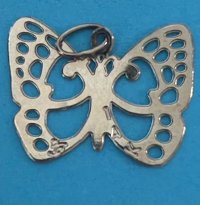 14K Yellow Gold Thin Butterfly Charm/Pendant 0.36 Grams - Picture 1 of 5
