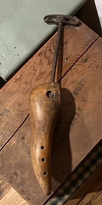 Molde de zapatos de madera Geo E. Belcher de colección 1 camilla mango de tornillo giratorio de metal Foto 1 de 3