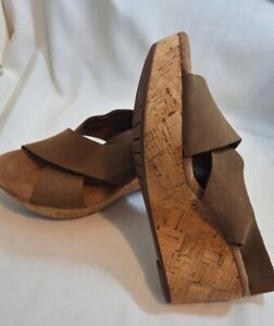 Clarks Artisan  Brown Faux Suede Wedge Sandals Women's Size 8M 