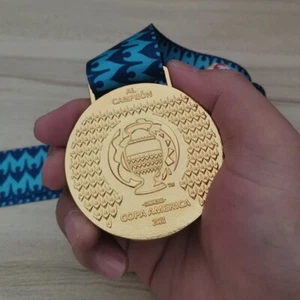 Copa América 2021 ganador de la medalla de oro de fútbol americano Argentina - Imagen 1 de 6