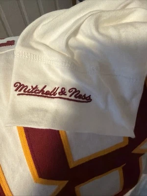 Camiseta para hombre grande Mitchell & Ness blanca WASHINGTON REDSKINS Darrrell verde #28 nueva Foto 1 de 4