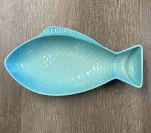 "Cool Mint" LE CREUSET 12" Large Fish Dish Stoneware NWOT Fish-Shaped - Picture 1 of 7