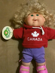 Canada Cabbage Patch Kid nuevo con etiquetas - Imagen 1 de 11