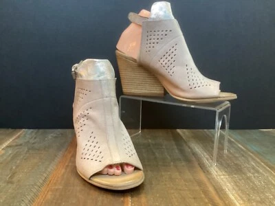 Miz Mooz Women’s Kensley beige Slingback peep toe Sandals Wedge sz 39/8.5 - Image 1 of 4