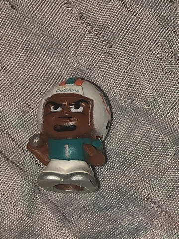 2021 Collectible NFL Teenymates  1" figure Tua Tagovailoa MIAMI DOLPHINS Cover
