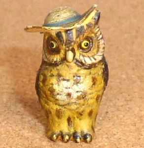 Vintage Austrian Vienna Bronze Miniature Cold Painted Owl with Hat 1" Figurine - Picture 1 of 9