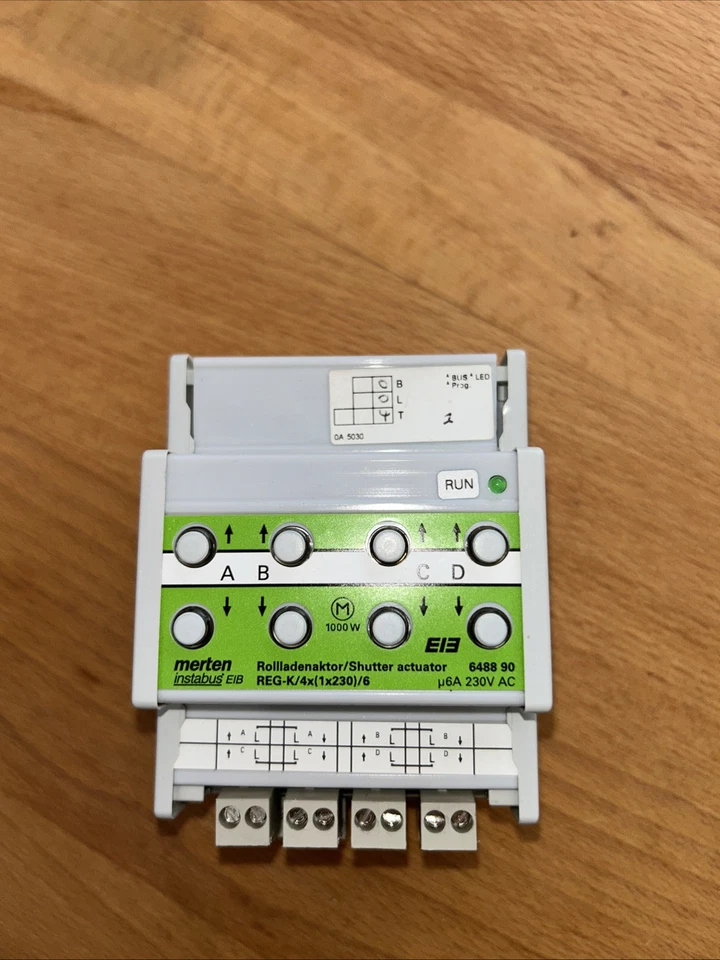 Merten 6488 90 Rollladenaktor 230V KNX REG EIB Jalousieaktor 4-fach - Bild 1 von 1