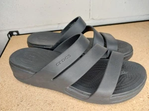 Crocs Monterey Damen-Plateausandale mit Riemchen Größe 9 schwarz Keilabsatz - Bild 1 von 8