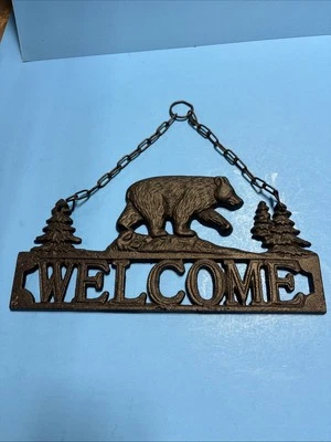 Nuevo letrero de bienvenida rústico de hierro fundido con oso - placa de pared de granja Foto 1 de 4
