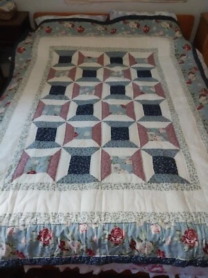 Patchwork Twin Quilt "SPOOLS" Beautifully Done 64" by 86" Long-Unbranded - Image 1 of 4