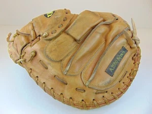 Wilson the A2403 Catchers Mitt RHT - Picture 1 of 9