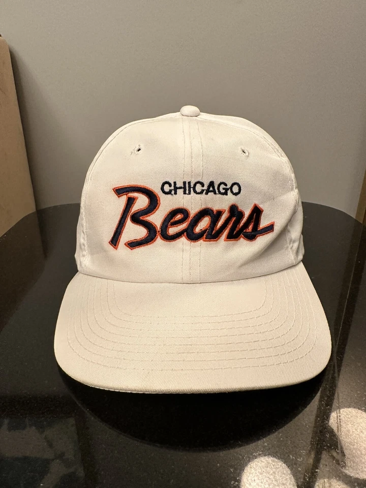 Sombrero de escritura blanca de los Chicago Bears Foto 1 de 4