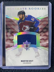 2020-21 Ultimate Collection - Rookies Jersey - #163 Martin Kaut **327/649** - Bild 1 von 2