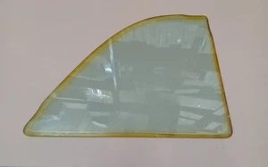 1959 LINCOLN CONVERTIBLE REAR QUARTER GLASS DRIVER OR PASSENGER SIDE - Bild 1 von 4