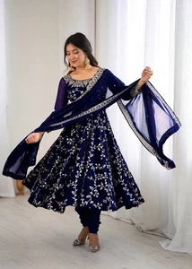 Abito Anarkali Salwar Kameez donna pronto all'uso Anarkali festa indiana abiti da sposa - Foto 1 di 69