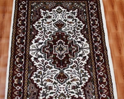 Alfombra tradicional oriental anudada a mano color beige 2x3 alfombra de seda Foto 1 de 4