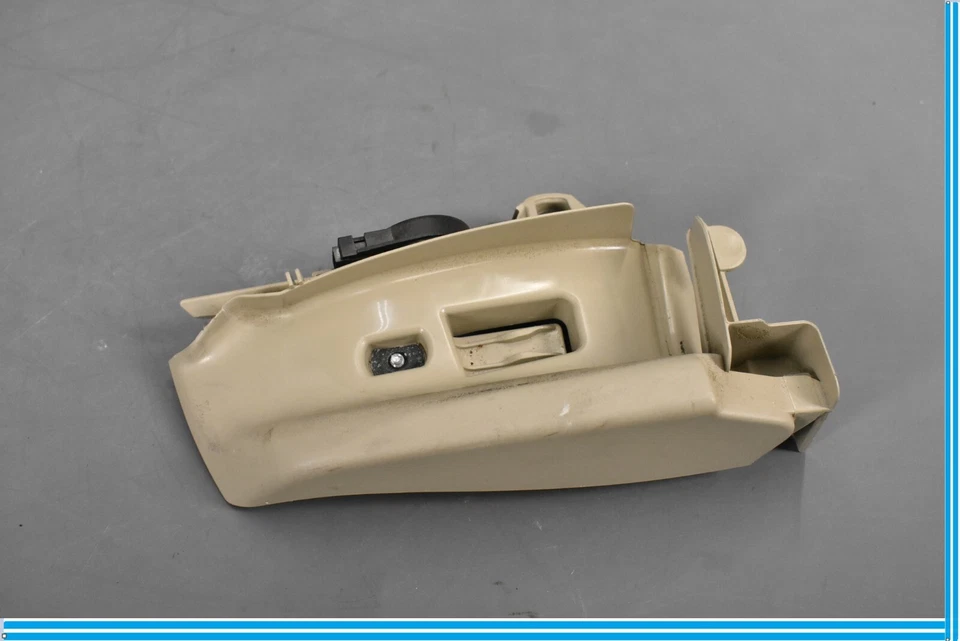 09-16 Audi A4 Wagon Soporte guía cinturón seguridad lado pasajero trasero derecho OEM Foto 1 de 4