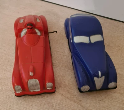 Voitures ancienne en celluloïd " type Delahaye" roues en bois  lot de 2   - Photo 1/4