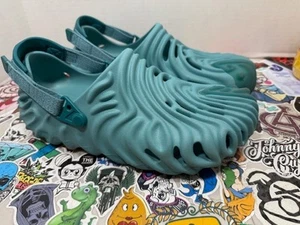Größe 10M - Kroko-Pollex-Clog von Salehe Bembury "Tide" - Bild 1 von 7