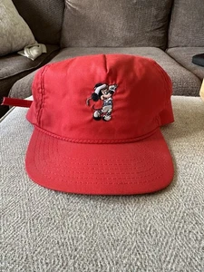 Sombrero ajustable rojo de golf vintage Walt Disney World Mickey Mouse - Imagen 1 de 15