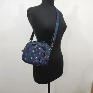 Bandolera Lug Mini Ranger acolchada con asa superior azul marino con diseño colorido estampado de pata - Imagen 1 de 23