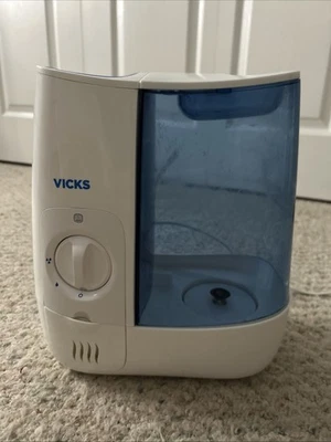 Humidificador de niebla cálida Vicks Foto 1 de 3