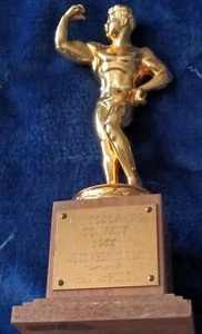 Trofeo Miglior Addominale Vintage Mr. Colorado Contest 1956 - Foto 1 di 4