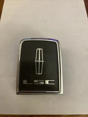 1986 Lincoln Mark VII OEM Trunk Latch Emblem  - Image 1 of 4