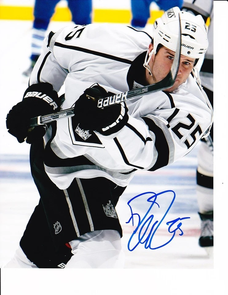 LOS ANGELES KINGS DUSTIN PENNER ПОДПИСАННЫЙ ПОЩЕЧИНА ВЫСТРЕЛ 8 X 10 - Изображение 1 из 1
