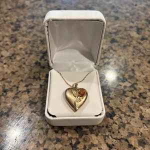 New Black Hills Gold Rose Heart Pendant /locket Tri-Color 18 inch chain - Picture 1 of 12
