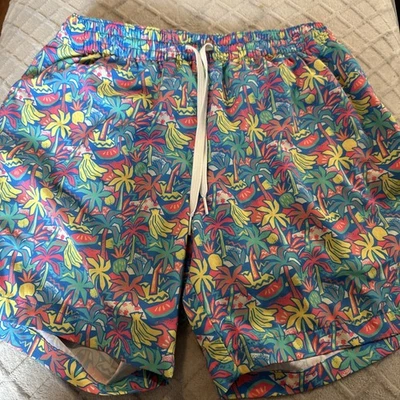 Chubbies Men's L Classic Swim Trunks 5.5" The Tropical Bunch Lined Boardshorts - Image 1 of 4