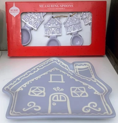 Feliz Momentos Navidad Pan de Jengibre Casa Forma Lila Juego de Cuchara Medidora, Plato Foto 1 de 4