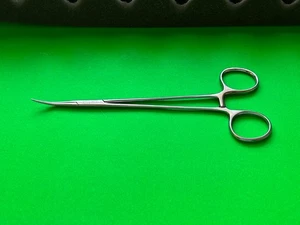 Scanlan 5005-33 Vascular Hemostatic Forceps Serrated Jaw 7-1/4″ - Picture 1 of 3