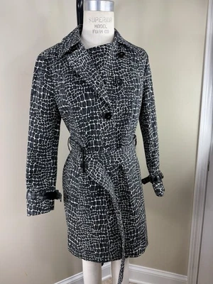 Gabardina con estampado de cocodrilo Worth Foto 1 de 4