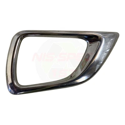 2017 Nissan Navara NP300 D23 Drivers Side Fog Light Surround 622564KJ0C - Image 1 of 4