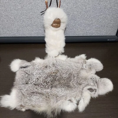 Muñeca bebé esquimal genuina de piel de conejo de Alaska y pieles de conejo gris real Foto 1 de 4