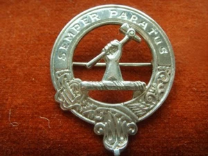 SCOTTISH CLAN BROOCH SEMPER PARATUS MAKER JOHN FRASER OF INVERNESS  8.6gms 1979 - Picture 1 of 1