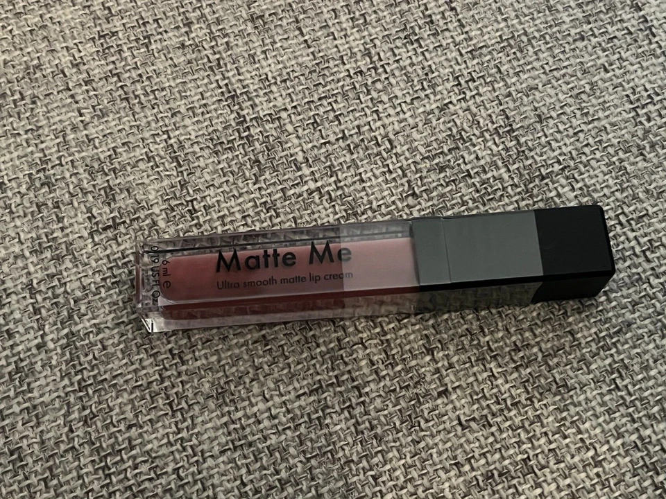 Sleek Matte Me Ultra Smooth Matte Lip Gloss Cream 1037 Shabby Chic 6ml New - Image 1 of 1