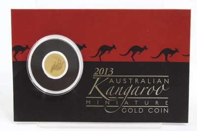 2013 Australia $2 Kangaroo Miniature 0.5 Gram Gold Coin On Card - Bild 1 von 2