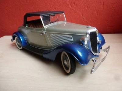 Ford V8 - Solido Modellauto, 1:19 - Bild 1 von 4