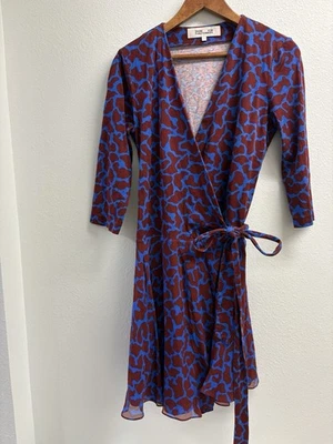 De colección. Vestido para mujer Diane Von Furstenberg ENVOLTURA 4 azul granate mezcla de seda estampado raro Foto 1 de 4