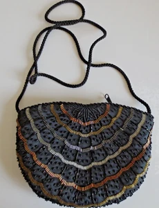 VINTAGE PERLEN HANDTASCHE IN GOLD HELLBRAUN SILBER SCHWARZ PERLEN MIT KORDEL SCHWARZEM RIEMEN 8X6 - Bild 1 von 5