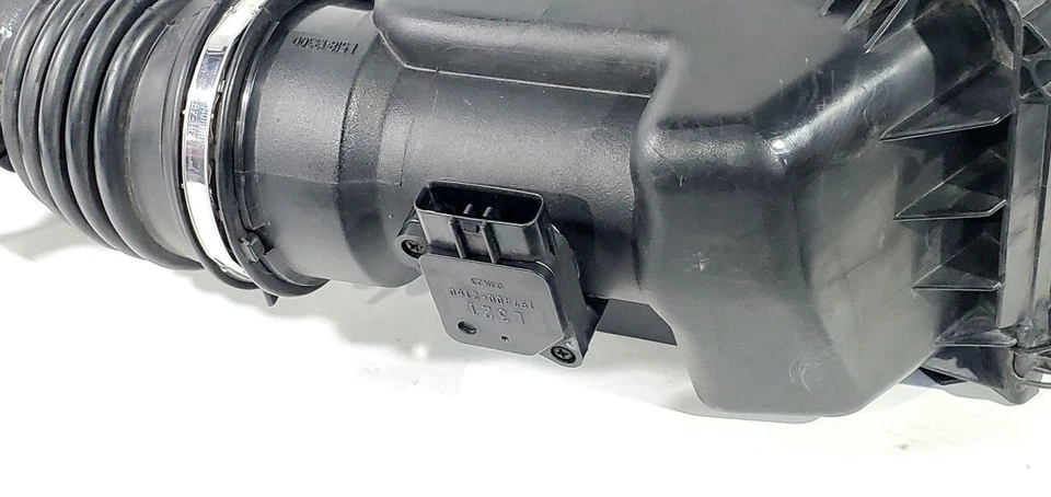 2009 2010 Mazda 6 OEM Air Filter Cleaner With Tubes 2.5L - Image 1 of 4