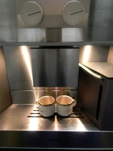 ▓▓  GAGGENAU KAFFEEAUTOMAT CM 210110 edel, fein  ▓▓  •• TOP •• INZAHLUNGN. MÖGL - Bild 1 von 8